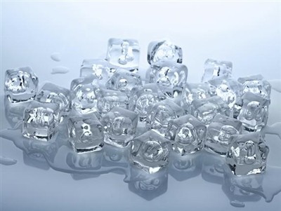 Gheață uscată și gheață normală: Care este diferența?